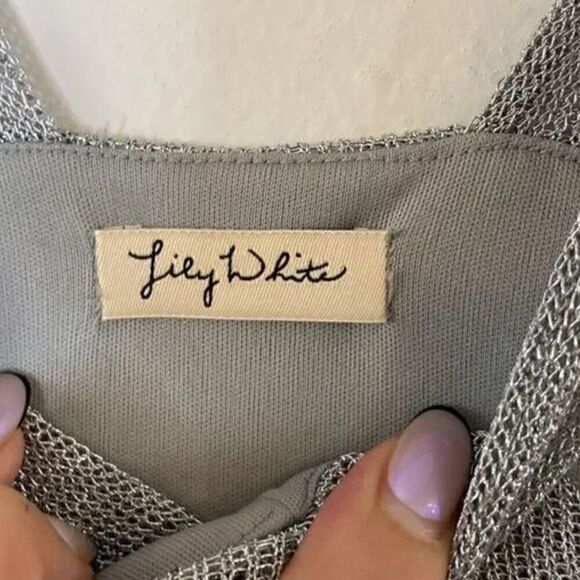 NWOT Womens Silver Metallic Jumpsuit with Keyhole Front and Cross Back Design - Picture 4 of 10